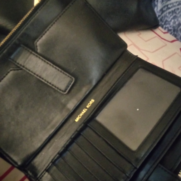 Mk purse and wallet - Picture 4 of 4